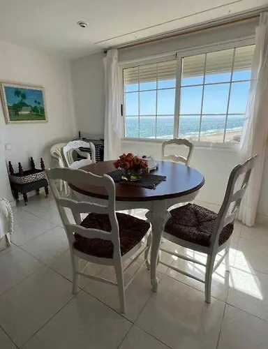 Apartamento Con Acceso Directo A La Playa Lejlighed